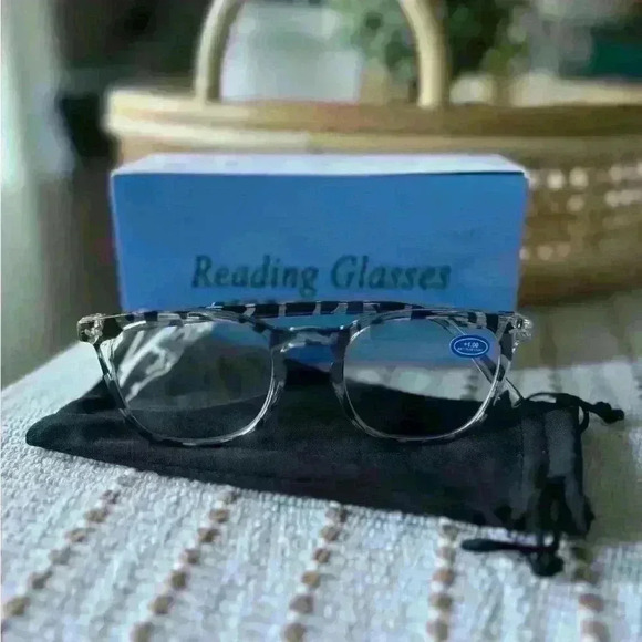 NEW with Dust Bag Reading Glasses - Picture 4 of 6